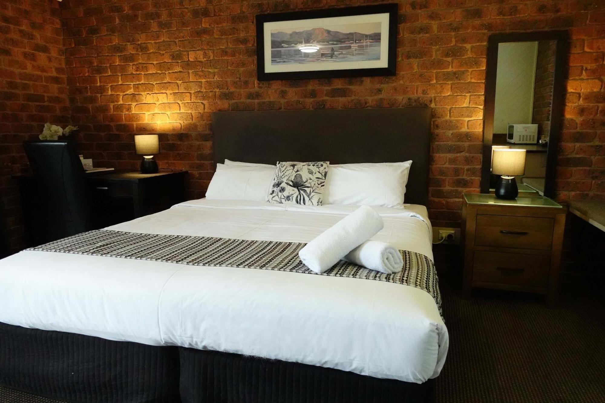 Admiral Motor Motel 3*